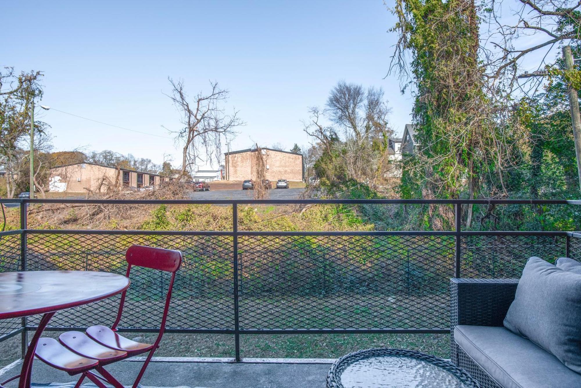 Classic City Getaway - 1 Mile Walk To Sanford Stadium! Атенс Екстер'єр фото